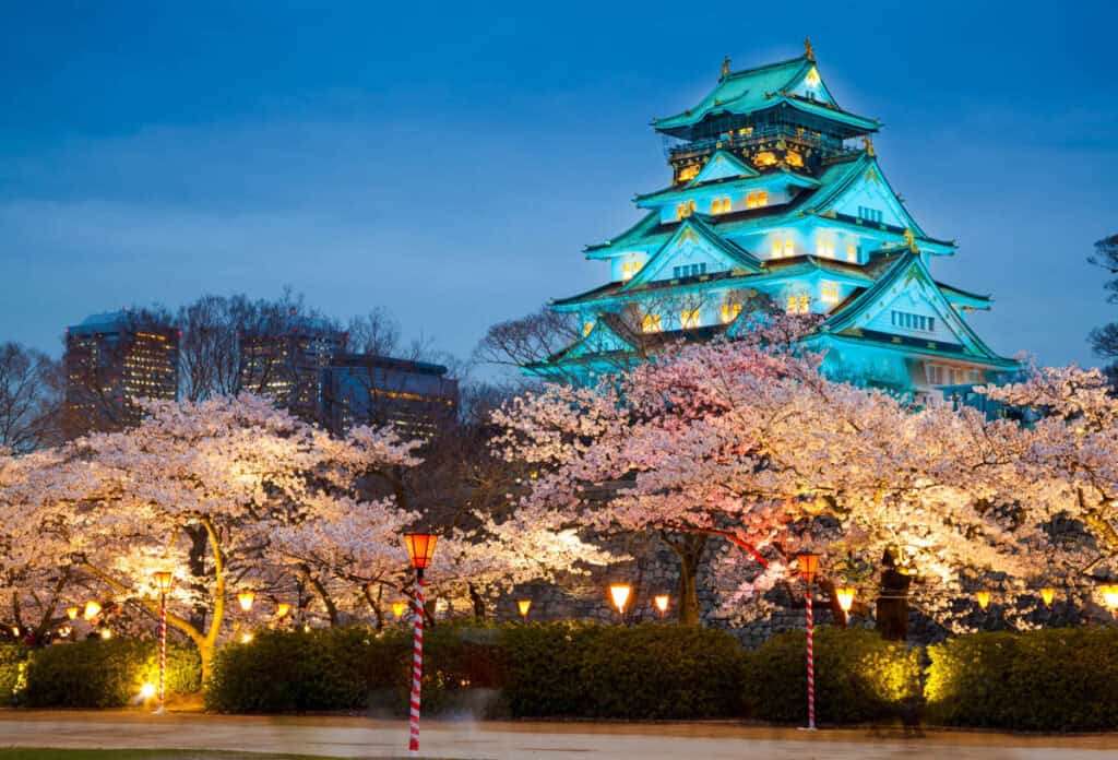 Osaka Castle illuminated at night